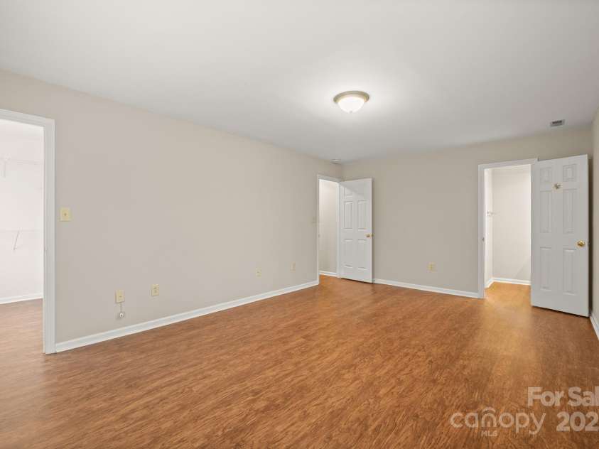 8730 Rittenhouse Circle, Charlotte, NC 28270.  MLS# CAR4225196, YatesRealty ID 4827. Primary Bedroom