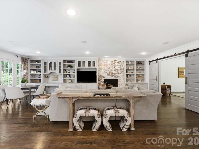 2801 Wamath Drive, Charlotte, NC 28210.  MLS# CAR4420242, YatesRealty ID 48270. 