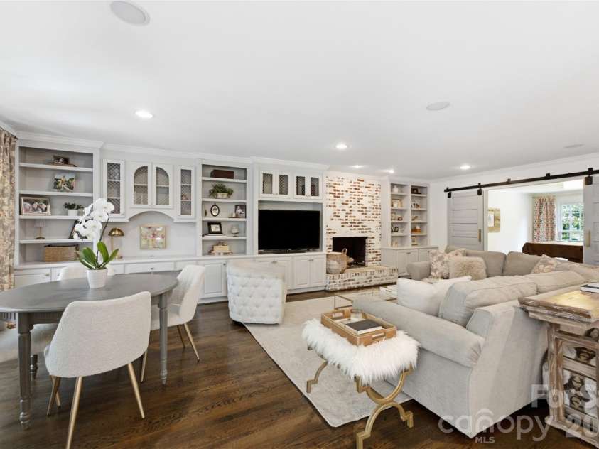 2801 Wamath Drive, Charlotte, NC 28210.  MLS# CAR4420242, YatesRealty ID 48270. 