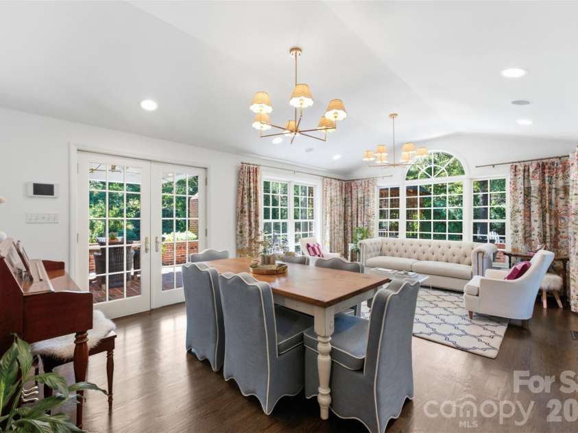 2801 Wamath Drive, Charlotte, NC 28210.  MLS# CAR4420242, YatesRealty ID 48270. 