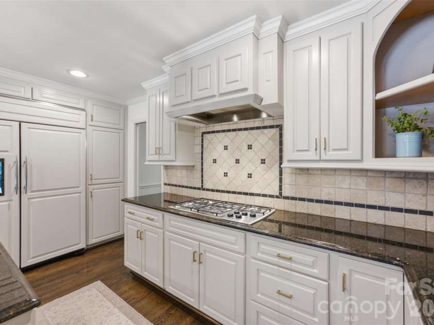 2801 Wamath Drive, Charlotte, NC 28210.  MLS# CAR4420242, YatesRealty ID 48270. 