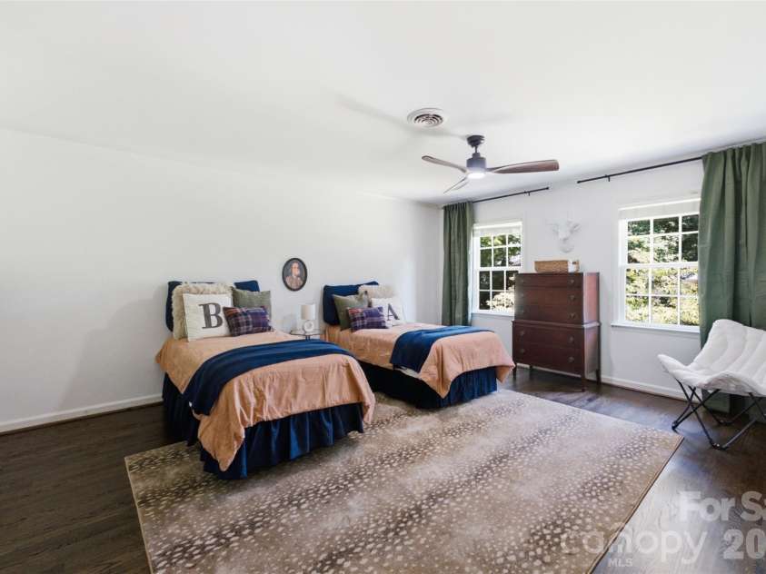 2801 Wamath Drive, Charlotte, NC 28210.  MLS# CAR4420242, YatesRealty ID 48270. 