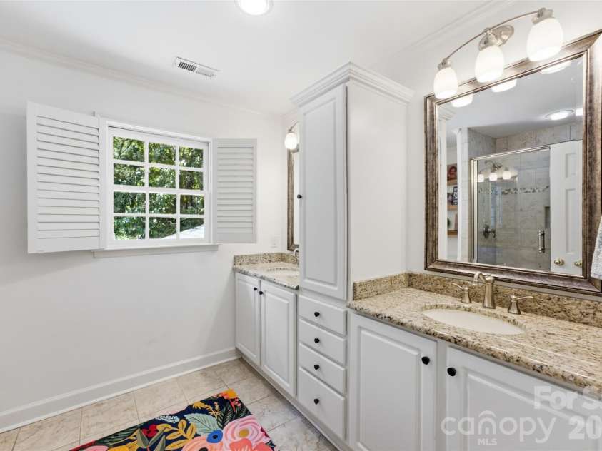 2801 Wamath Drive, Charlotte, NC 28210.  MLS# CAR4420242, YatesRealty ID 48270. 