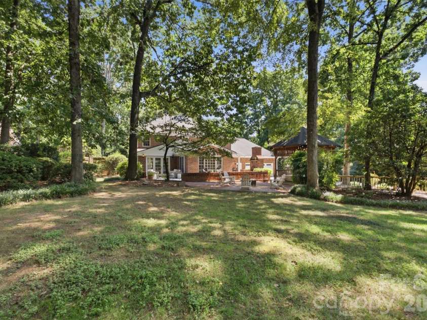 2801 Wamath Drive, Charlotte, NC 28210.  MLS# CAR4420242, YatesRealty ID 48270. 