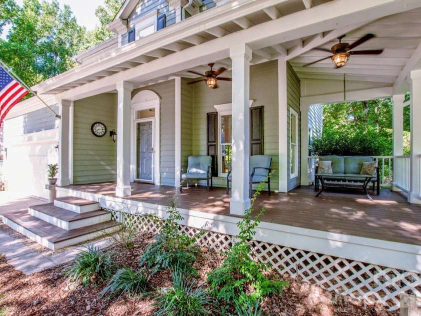 10211 Danesway Lane, Cornelius, NC 28031.  MLS# CAR4410941, YatesRealty ID 48272. Cozy place to relax.