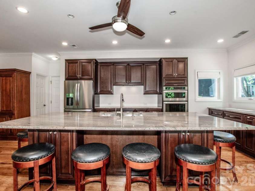 10211 Danesway Lane, Cornelius, NC 28031.  MLS# CAR4410941, YatesRealty ID 48272. Expansive Island for entertainingi!