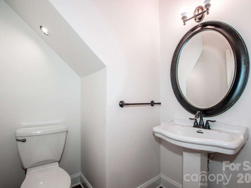10211 Danesway Lane, Cornelius, NC 28031.  MLS# CAR4410941, YatesRealty ID 48272. Powder Room