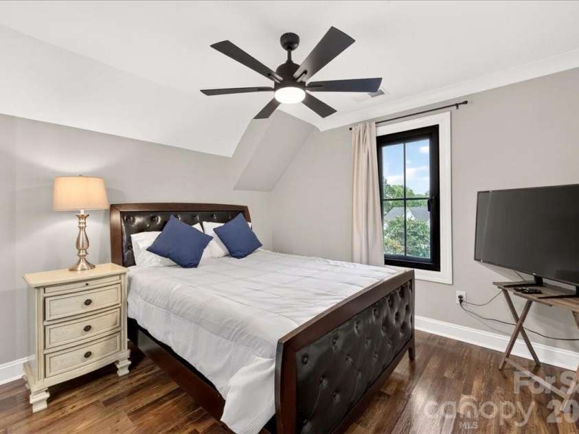 2200 Stratford Avenue, Charlotte, NC 28205.  MLS# CAR4413769, YatesRealty ID 48273. 3rd level bedroom