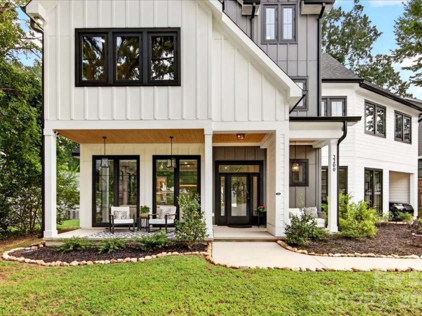 2200 Stratford Avenue, Charlotte, NC 28205.  MLS# CAR4413769, YatesRealty ID 48273. 