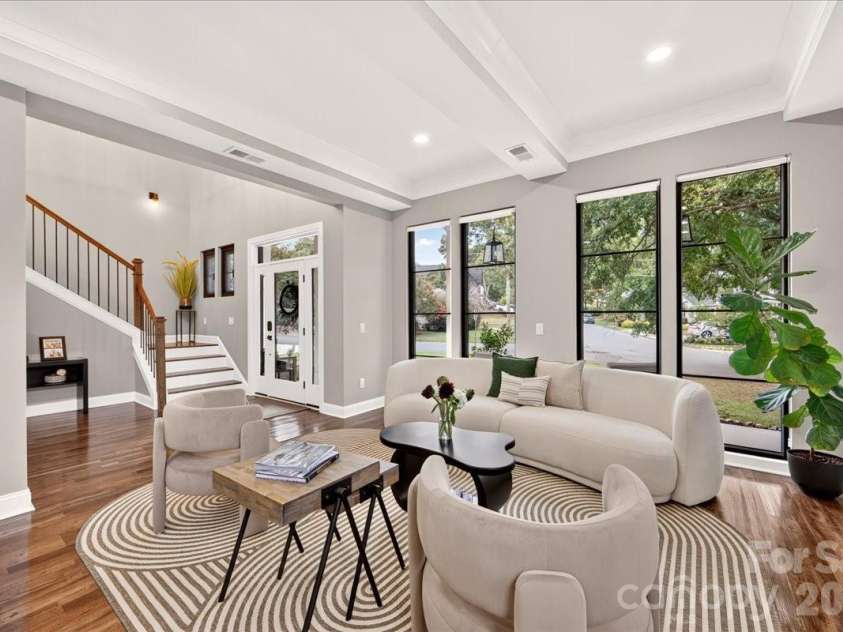 2200 Stratford Avenue, Charlotte, NC 28205.  MLS# CAR4413769, YatesRealty ID 48273. 