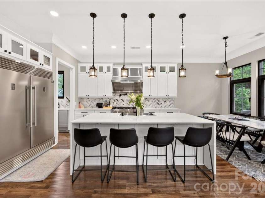 2200 Stratford Avenue, Charlotte, NC 28205.  MLS# CAR4413769, YatesRealty ID 48273. 