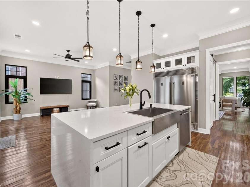 2200 Stratford Avenue, Charlotte, NC 28205.  MLS# CAR4413769, YatesRealty ID 48273. 