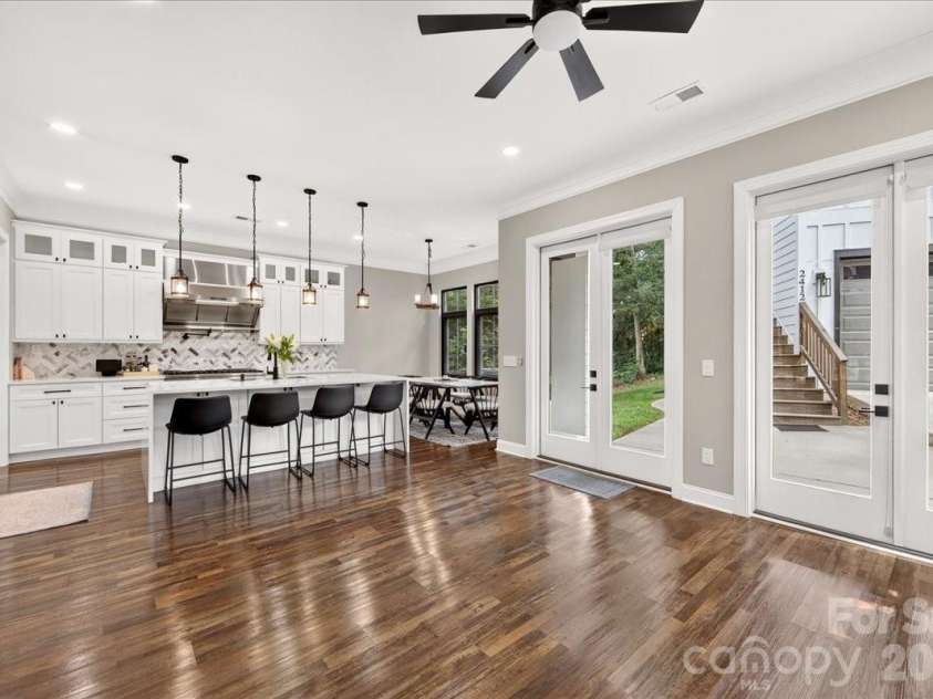 2200 Stratford Avenue, Charlotte, NC 28205.  MLS# CAR4413769, YatesRealty ID 48273. 