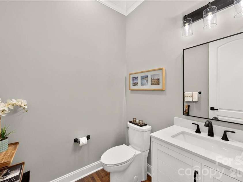 2200 Stratford Avenue, Charlotte, NC 28205.  MLS# CAR4413769, YatesRealty ID 48273. 