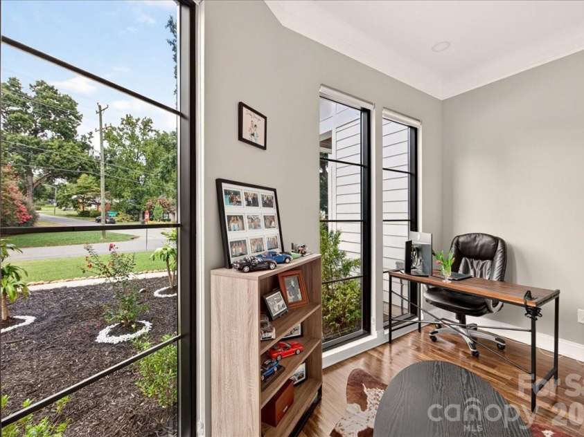 2200 Stratford Avenue, Charlotte, NC 28205.  MLS# CAR4413769, YatesRealty ID 48273. 