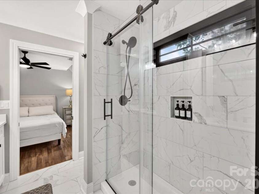 2200 Stratford Avenue, Charlotte, NC 28205.  MLS# CAR4413769, YatesRealty ID 48273. 