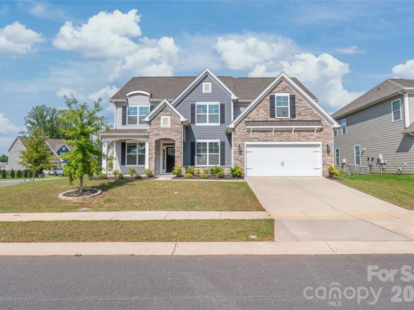 5703 Casper Drive, Charlotte, NC 28214.  MLS# CAR4413583, YatesRealty ID 48274. 