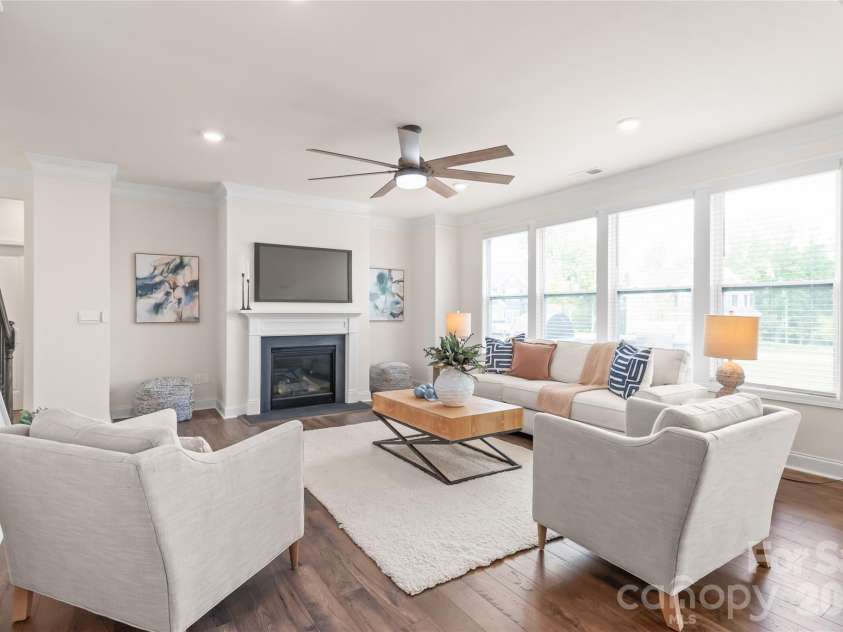 5703 Casper Drive, Charlotte, NC 28214.  MLS# CAR4413583, YatesRealty ID 48274. 