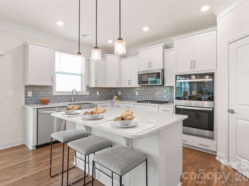 5703 Casper Drive, Charlotte, NC 28214.  MLS# CAR4413583, YatesRealty ID 48274. 