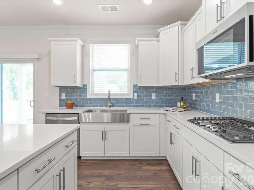 5703 Casper Drive, Charlotte, NC 28214.  MLS# CAR4413583, YatesRealty ID 48274. 