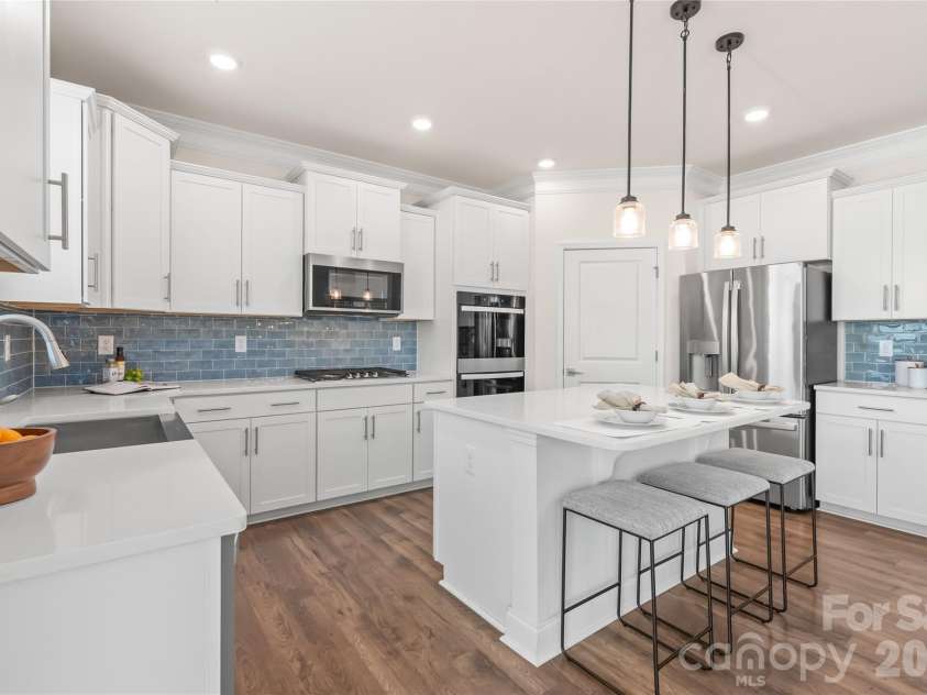 5703 Casper Drive, Charlotte, NC 28214.  MLS# CAR4413583, YatesRealty ID 48274. 