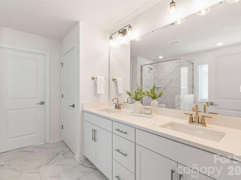 5703 Casper Drive, Charlotte, NC 28214.  MLS# CAR4413583, YatesRealty ID 48274. 