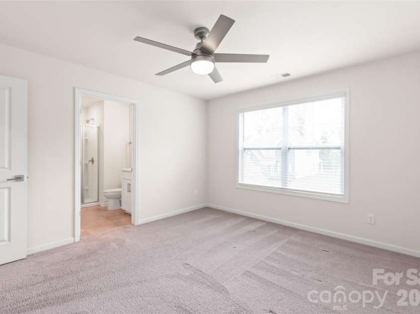 5703 Casper Drive, Charlotte, NC 28214.  MLS# CAR4413583, YatesRealty ID 48274. 