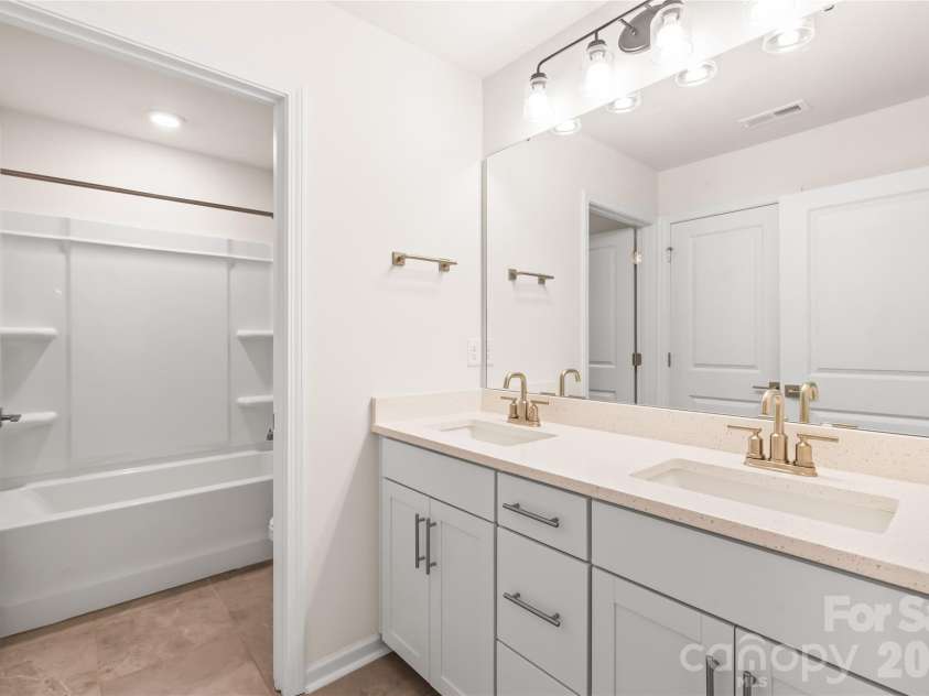 5703 Casper Drive, Charlotte, NC 28214.  MLS# CAR4413583, YatesRealty ID 48274. 