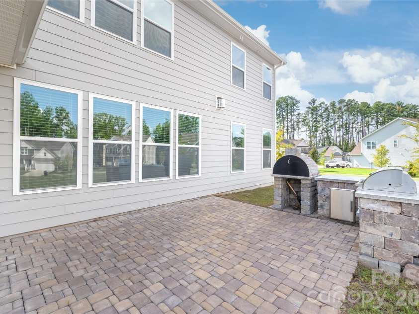 5703 Casper Drive, Charlotte, NC 28214.  MLS# CAR4413583, YatesRealty ID 48274. 