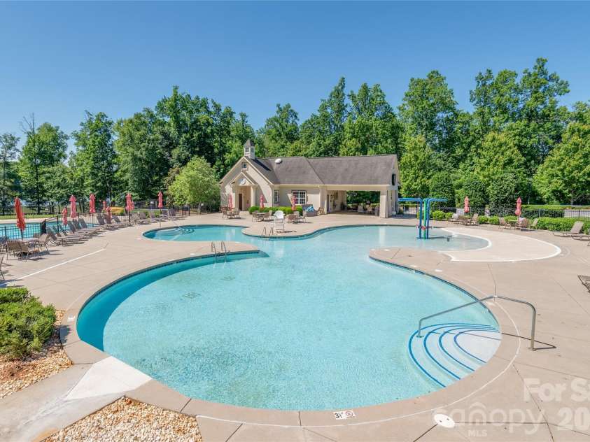 5703 Casper Drive, Charlotte, NC 28214.  MLS# CAR4413583, YatesRealty ID 48274. 