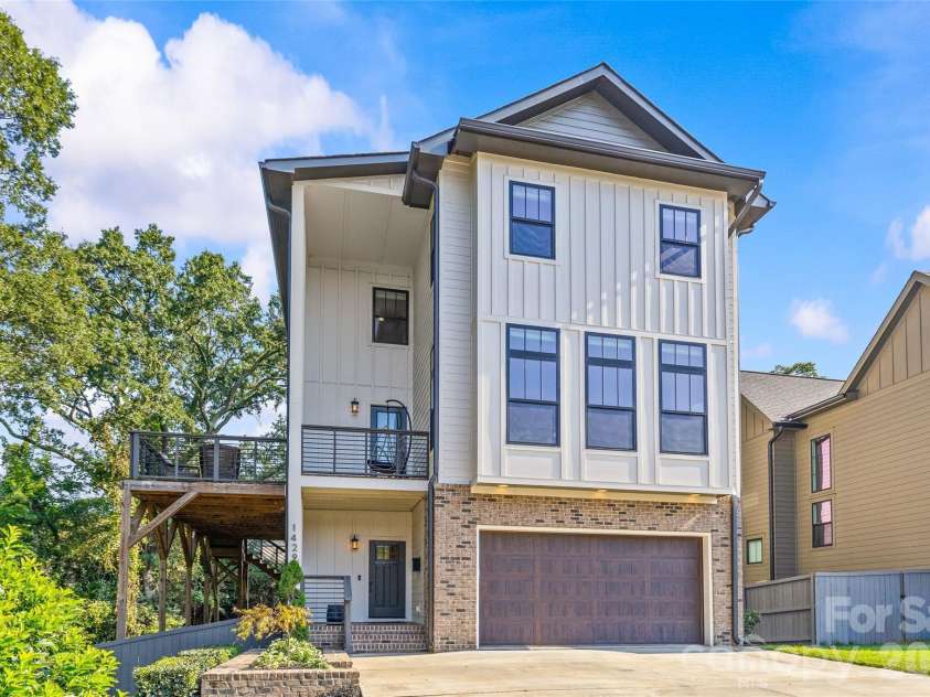 1429 Belle Terre Avenue, Charlotte, NC 28205.  MLS# CAR4409233, YatesRealty ID 48275. 