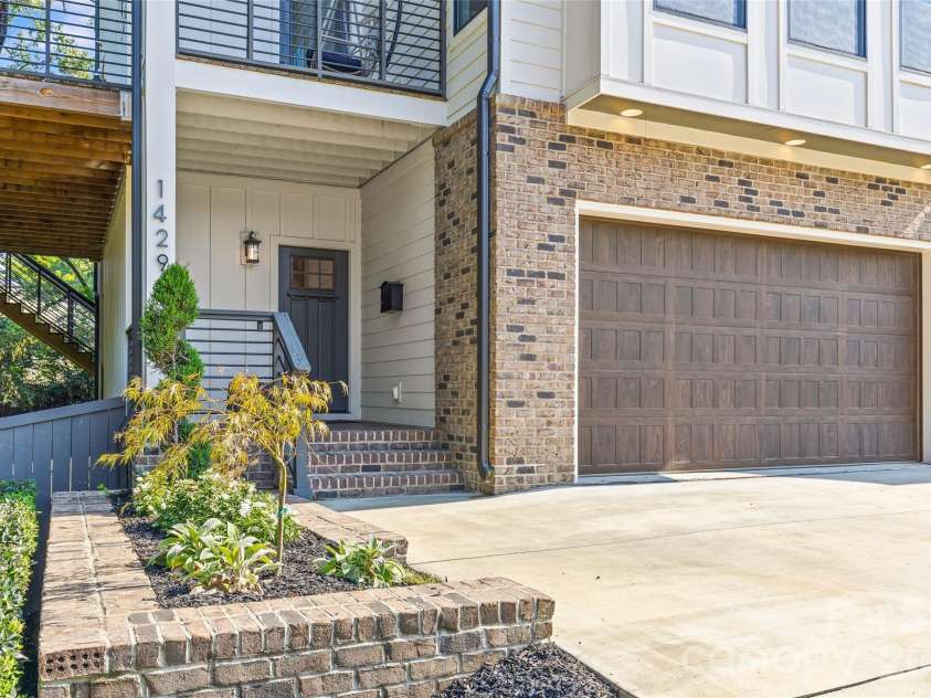 1429 Belle Terre Avenue, Charlotte, NC 28205.  MLS# CAR4409233, YatesRealty ID 48275. 