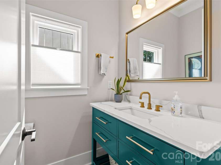 1429 Belle Terre Avenue, Charlotte, NC 28205.  MLS# CAR4409233, YatesRealty ID 48275. 
