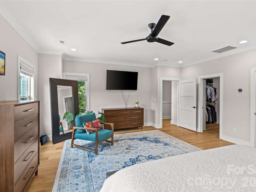 1429 Belle Terre Avenue, Charlotte, NC 28205.  MLS# CAR4409233, YatesRealty ID 48275. 