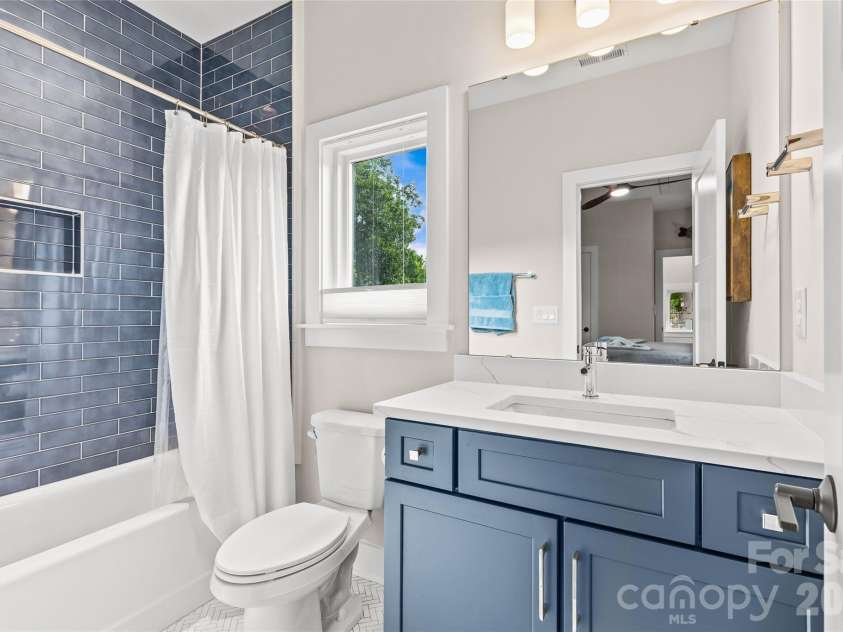 1429 Belle Terre Avenue, Charlotte, NC 28205.  MLS# CAR4409233, YatesRealty ID 48275. 
