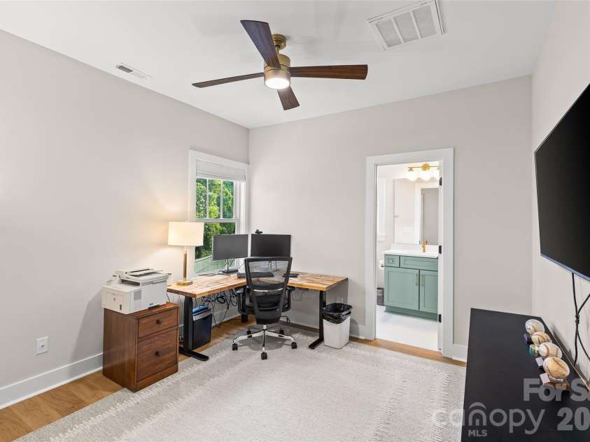 1429 Belle Terre Avenue, Charlotte, NC 28205.  MLS# CAR4409233, YatesRealty ID 48275. 