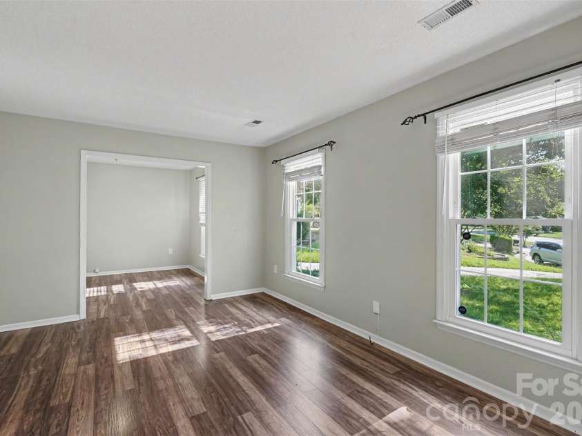 9803 Cooper Run Lane, Charlotte, NC 28269.  MLS# CAR4419711, YatesRealty ID 48278. Living Room