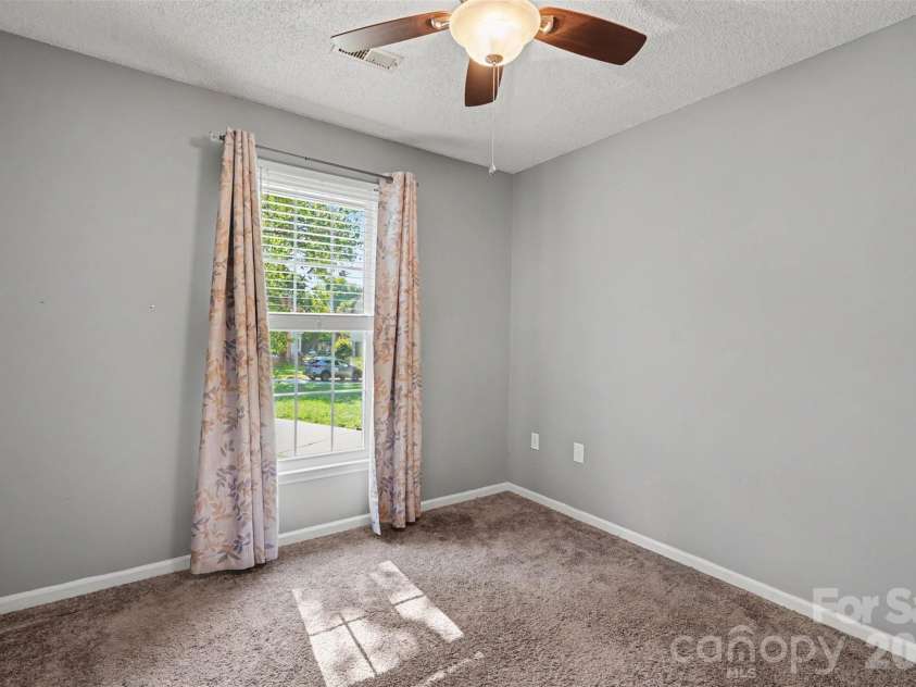 9803 Cooper Run Lane, Charlotte, NC 28269.  MLS# CAR4419711, YatesRealty ID 48278. Secondary Bedroom