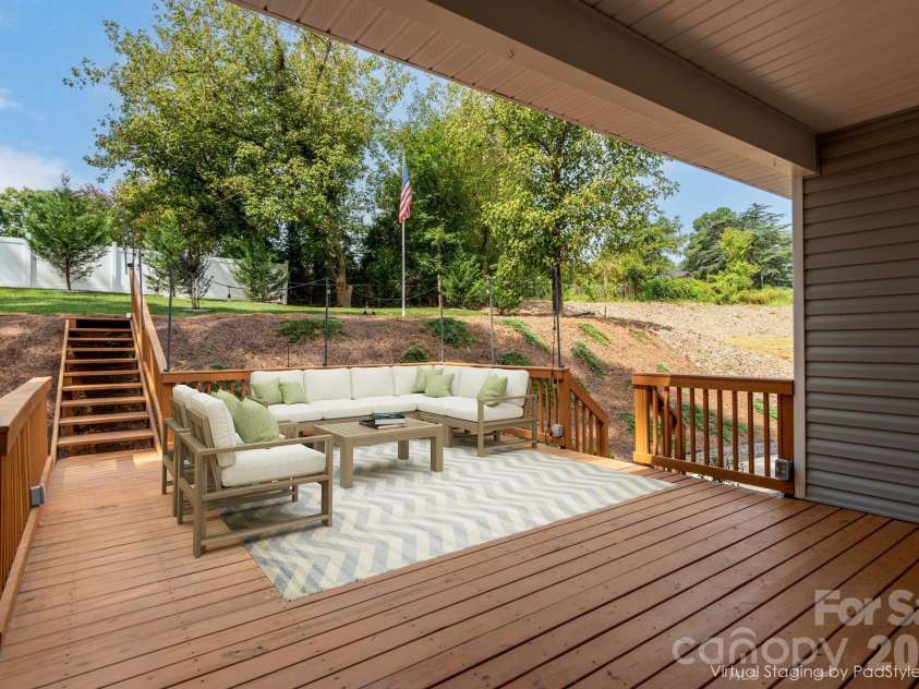 203 Macon Drive, Statesville, NC 28625.  MLS# CAR4419495, YatesRealty ID 48279. 