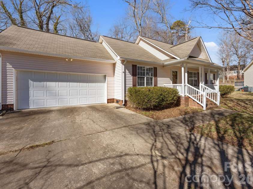 300 Chinaberry Drive, China Grove, NC 28023.  MLS# CAR4346542, YatesRealty ID 4828. 