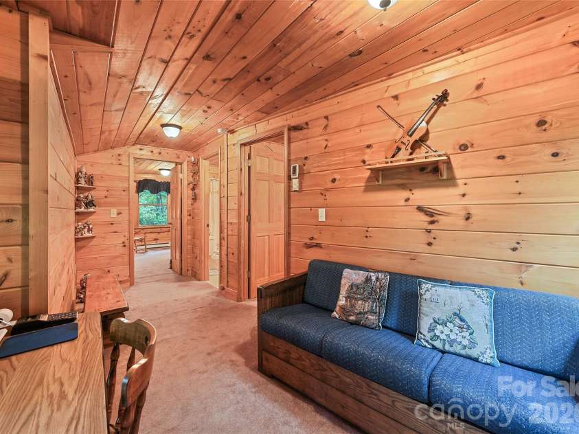 52 Steep Lane, Maggie Valley, NC 28751.  MLS# CAR4397095, YatesRealty ID 48282. Sitting area/desk space