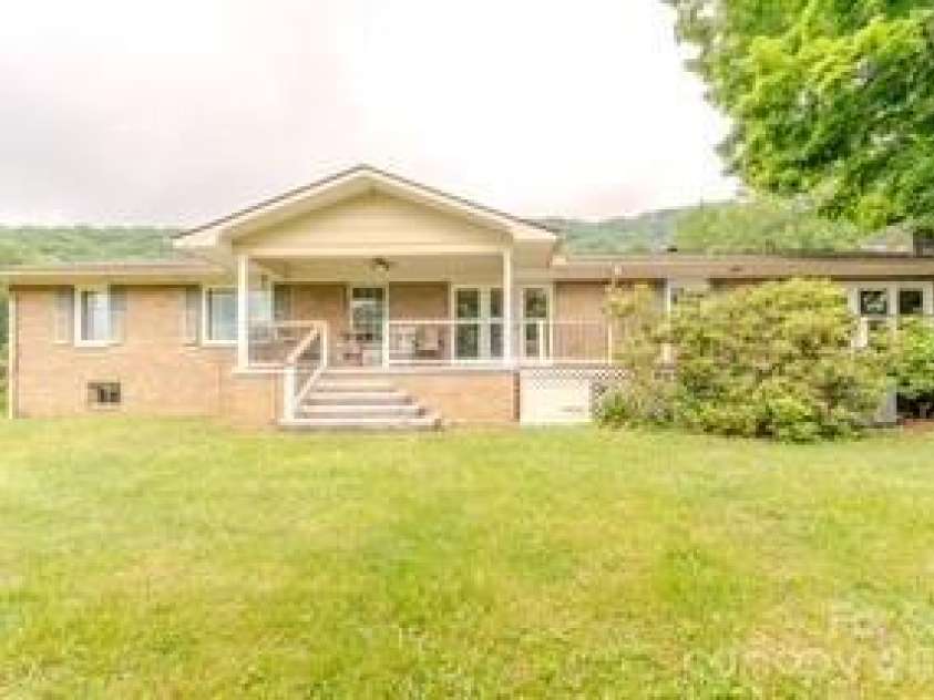 455 Avery Lane, Newland, NC 28657.  MLS# CAR4420126, YatesRealty ID 48283. 