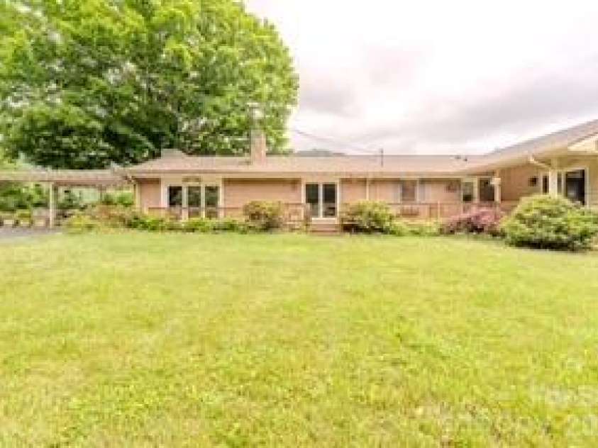 455 Avery Lane, Newland, NC 28657.  MLS# CAR4420126, YatesRealty ID 48283. 