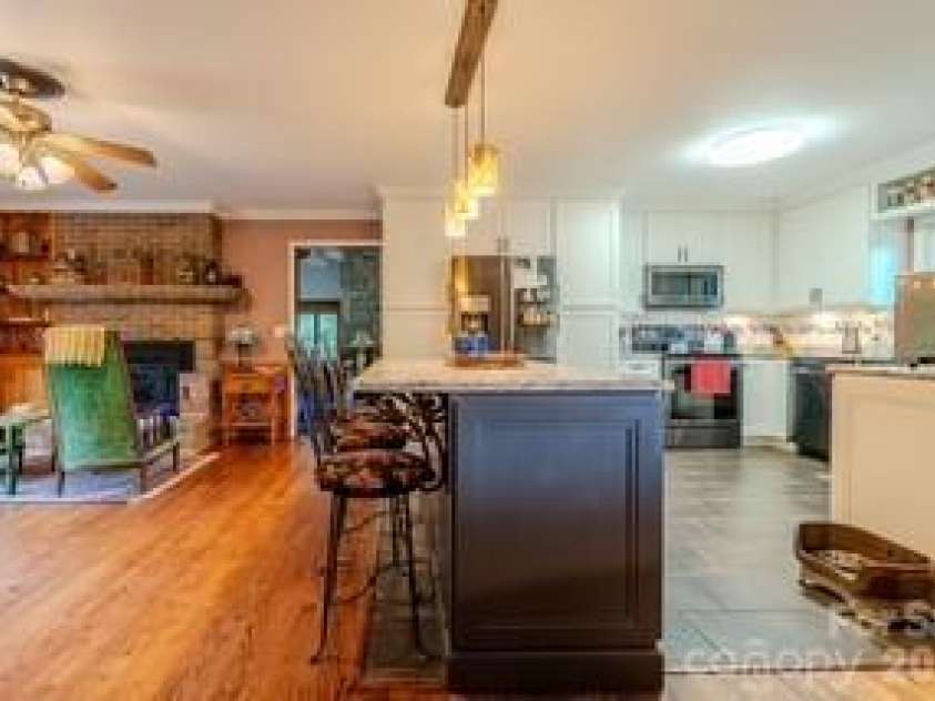 455 Avery Lane, Newland, NC 28657.  MLS# CAR4420126, YatesRealty ID 48283. 