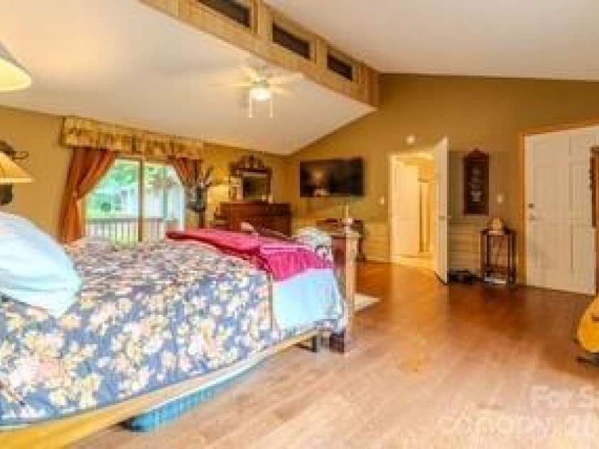 455 Avery Lane, Newland, NC 28657.  MLS# CAR4420126, YatesRealty ID 48283. 