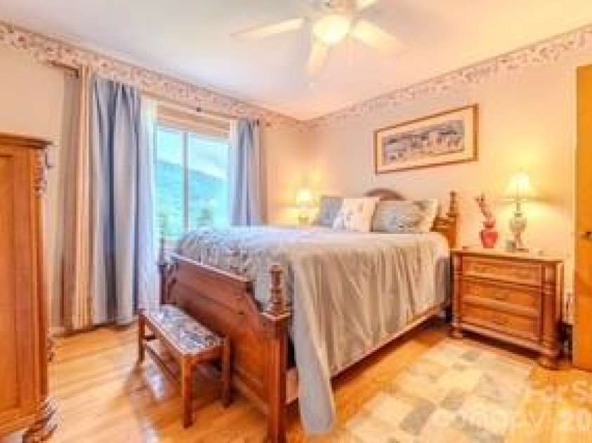 455 Avery Lane, Newland, NC 28657.  MLS# CAR4420126, YatesRealty ID 48283. 
