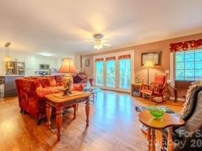 455 Avery Lane, Newland, NC 28657.  MLS# CAR4420126, YatesRealty ID 48283. 