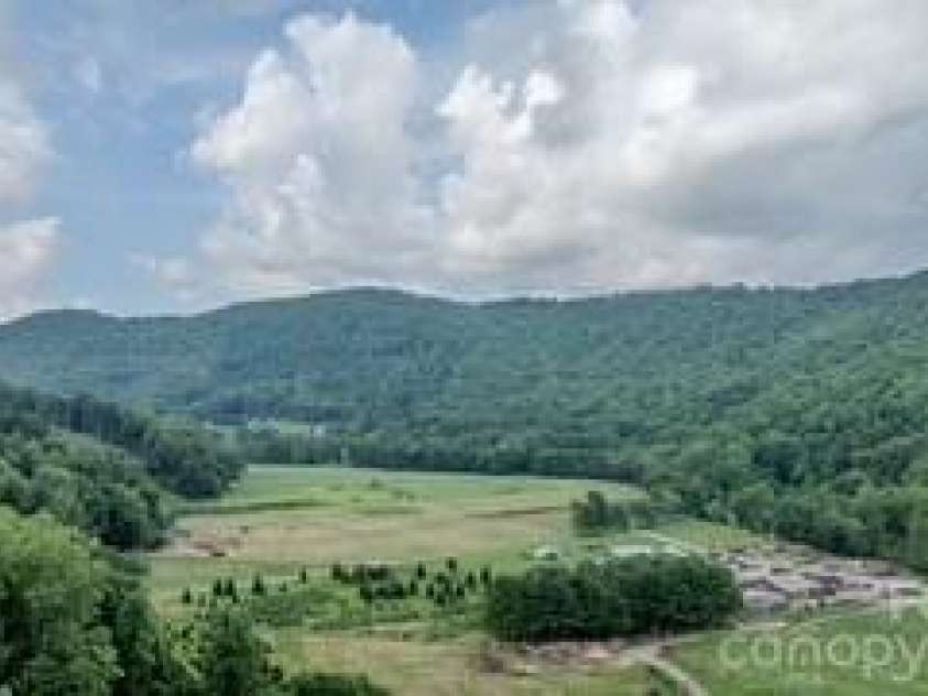 455 Avery Lane, Newland, NC 28657.  MLS# CAR4420126, YatesRealty ID 48283. 