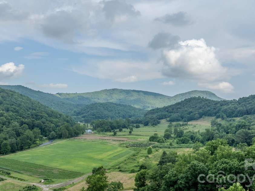 455 Avery Lane, Newland, NC 28657.  MLS# CAR4420126, YatesRealty ID 48283. 