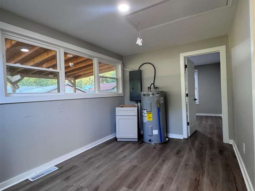 32146 Nc 740 Highway, Albemarle, NC 28001.  MLS# CAR4420403, YatesRealty ID 48285. Laundry/mud room